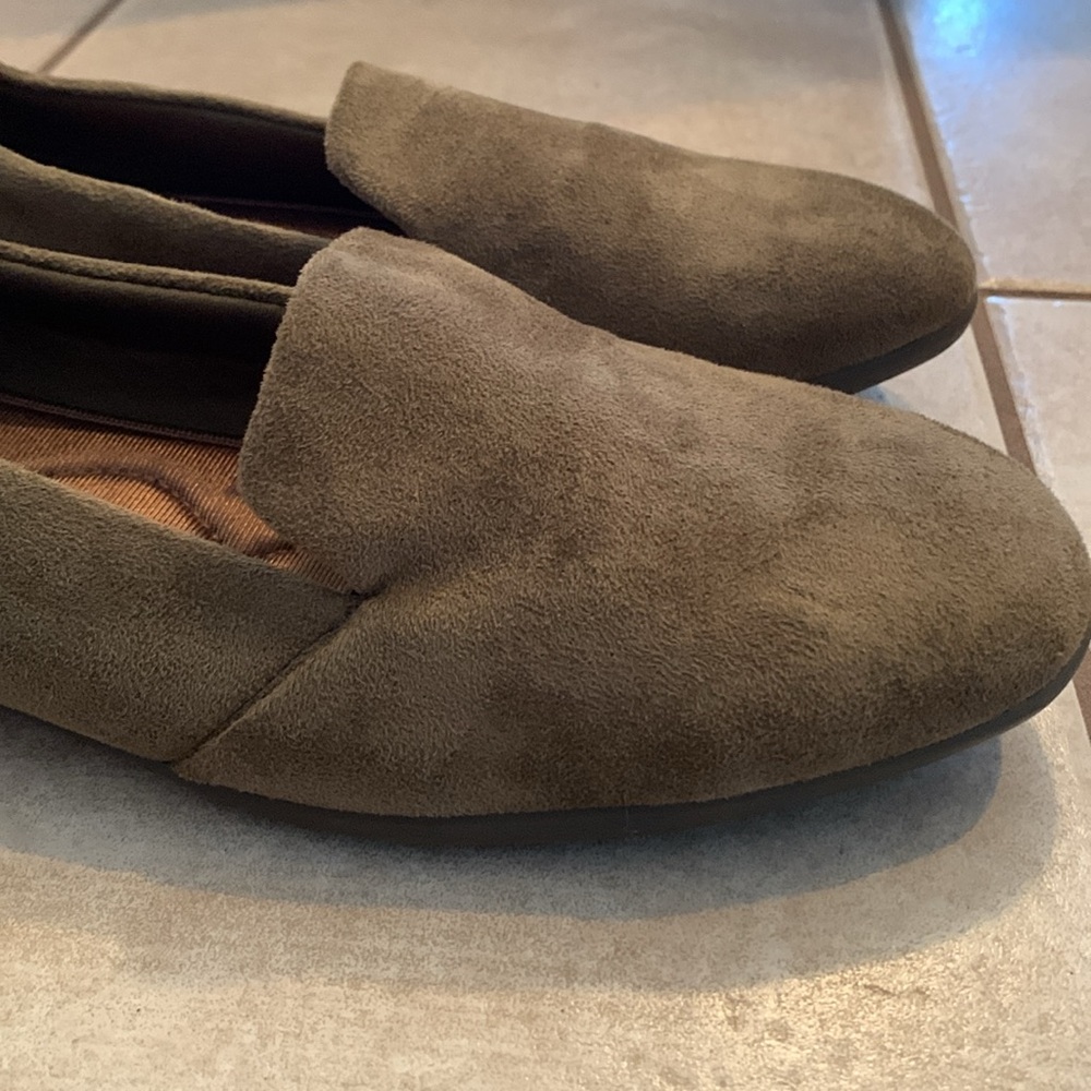 Bare trap women’s Janine green suede shoes size 11m - Picture 2 of 5